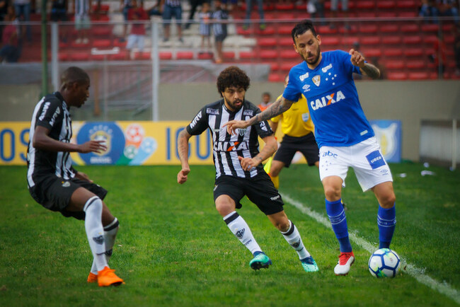 Màn thư hùng giữa Cruzeiro (MG) vs Santos