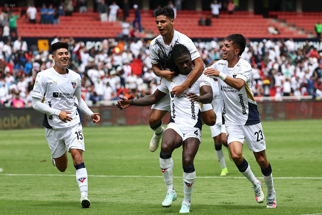 Màn chạm trán đỉnh cao Liga Dep. Universitaria Quito vs Botafogo (RJ)